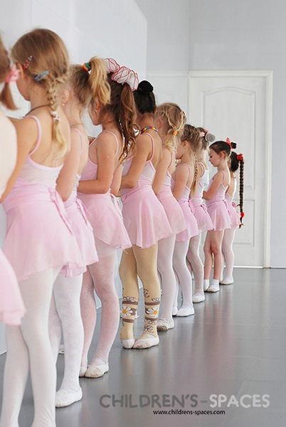 salón de ballet para niñas y adolescentes Children's Spaces
